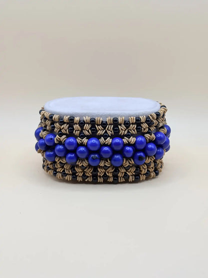 bracelet en graines d'açaï bleu, fait main en Amazonie