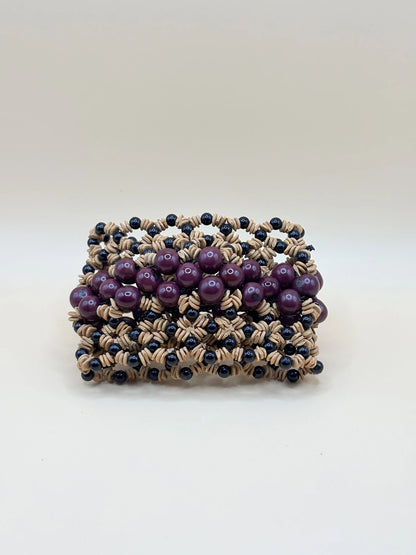 bracelet fait main en Amazonie en graines d'açaï couleur bordeaux, graines de morototo et miçanga