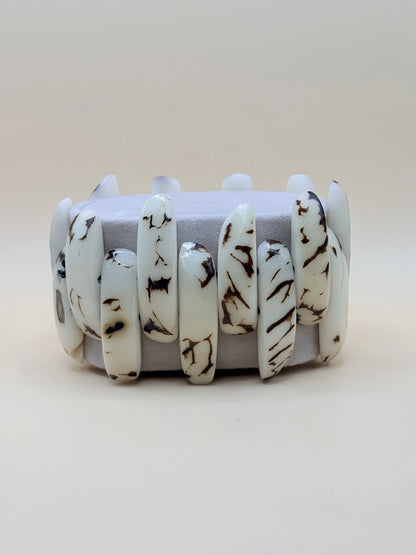 Bracelet en graines de jarina blanches, fait main en Amazonie